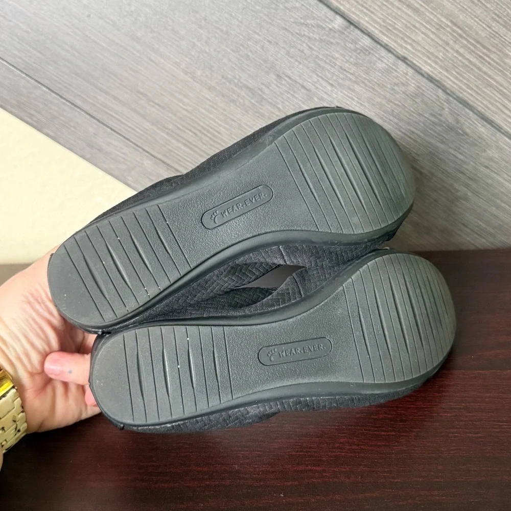 Wear.Ever‎ Women's Black Cap Toe Ballet Flats Size 7M Comfort Slip On Minimalist